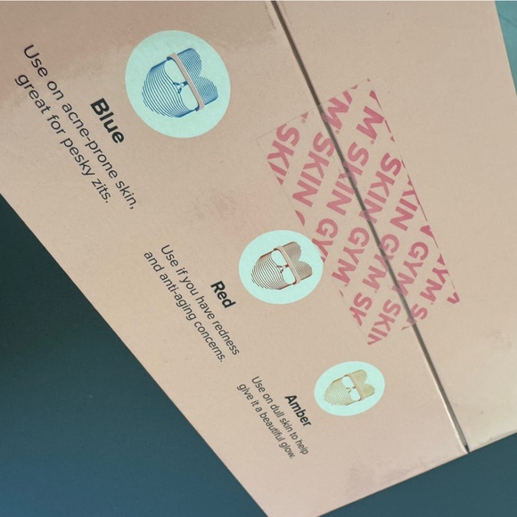 Pink WrinkLit LED Mask - Picture 2 of 4